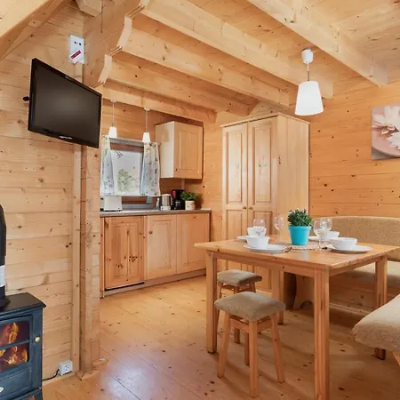 Ferienhaus Rekin - Klimatyzowane Z Bala Oraz Podgrzewany Basen! Rewal